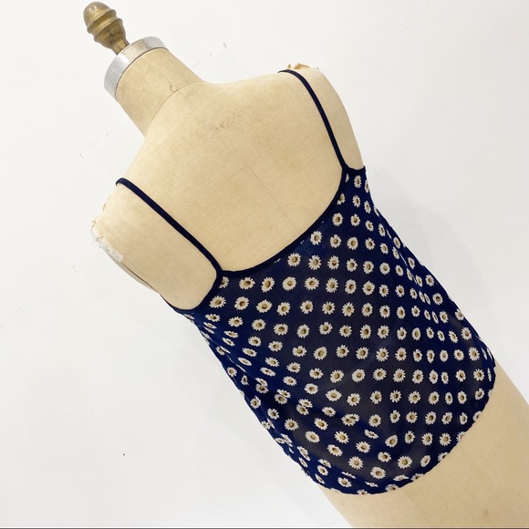 Sans Souci navy daisy chiffon tank. - Picture 7 of 7